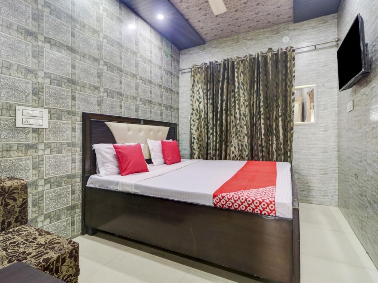 Oyo 77454 Hotel Prince Palace Patiala Exterior photo