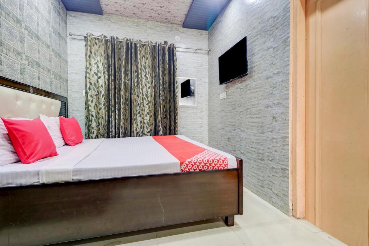 Oyo 77454 Hotel Prince Palace Patiala Exterior photo