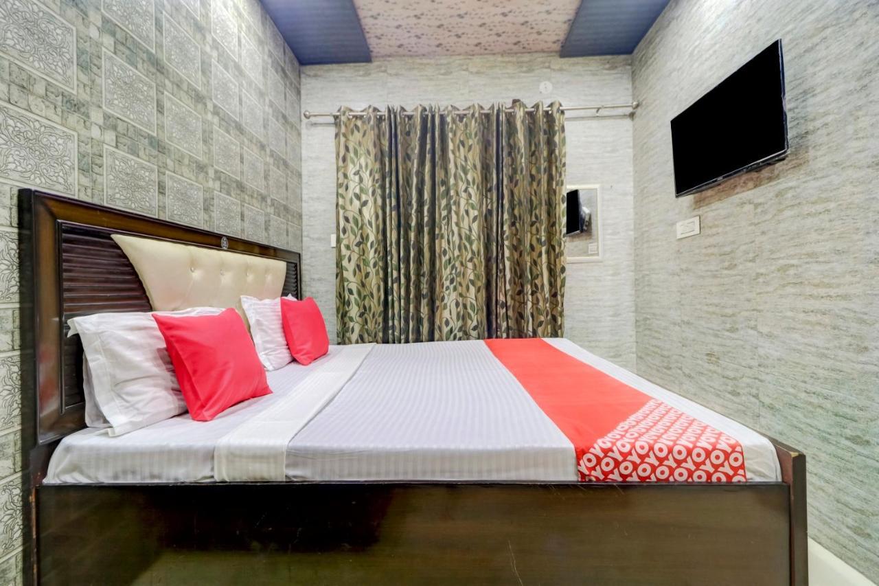 Oyo 77454 Hotel Prince Palace Patiala Exterior photo