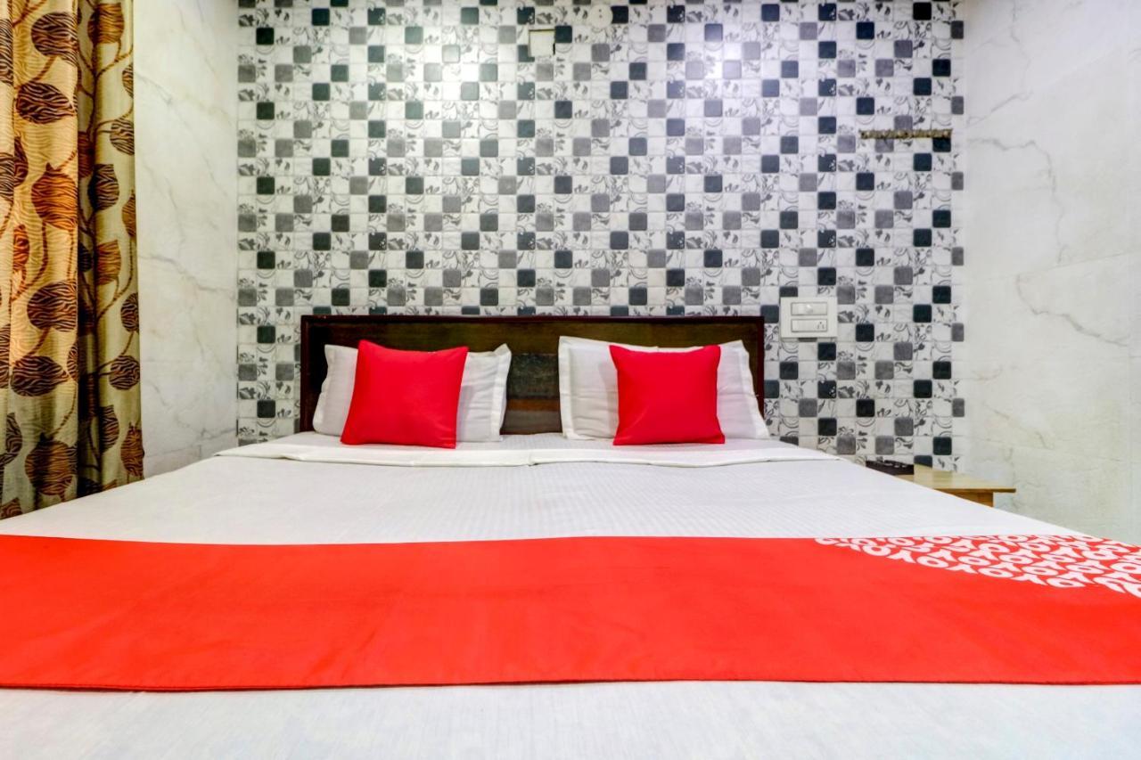 Oyo 77454 Hotel Prince Palace Patiala Exterior photo
